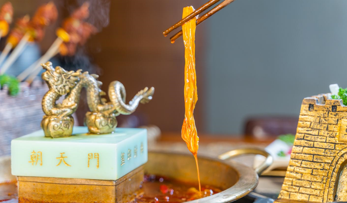 重庆火锅火遍全球，它到底有什么魅力？